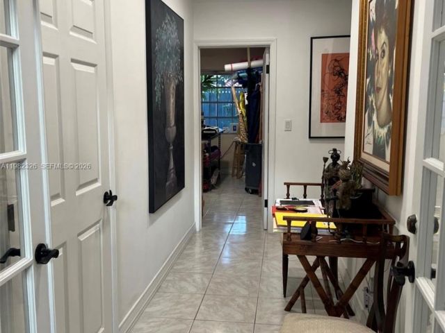 Продажа дома по адресу 2190 SW 22 terrace - фото 7532699