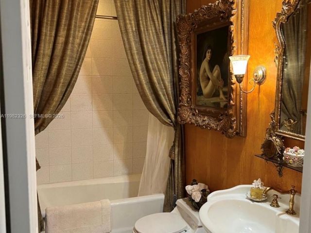 Продажа дома по адресу 2190 SW 22 terrace - фото 7532701