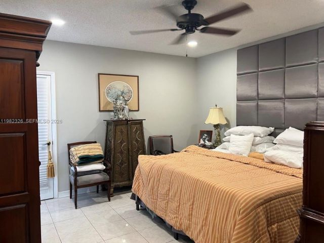 Продажа дома по адресу 2190 SW 22 terrace - фото 7532702