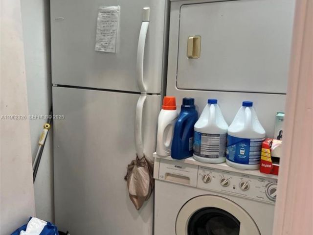 Продажа дома по адресу 2190 SW 22 terrace - фото 7532705