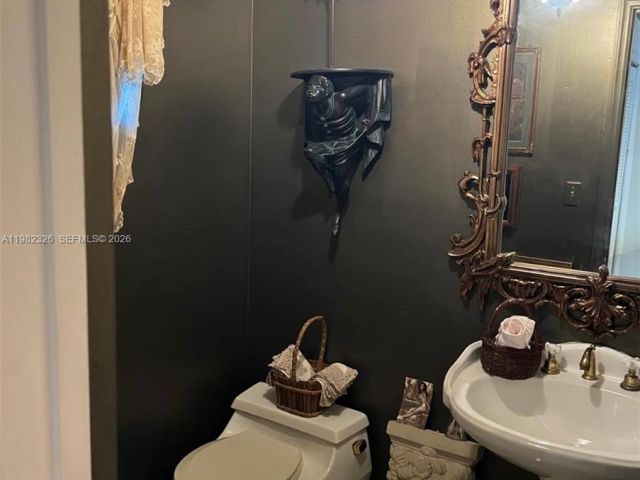 Продажа дома по адресу 2190 SW 22 terrace - фото 7532707