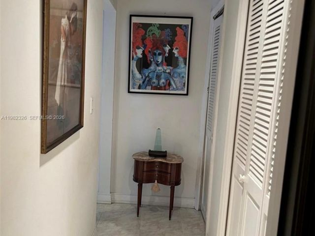 Продажа дома по адресу 2190 SW 22 terrace - фото 7532708