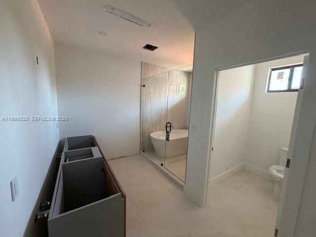 Продажа дома по адресу 2800 SW 38th Ct - фото 7532619