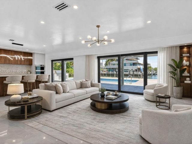 Дом в аренду по адресу 607 Layne Blvd - фото 7532578