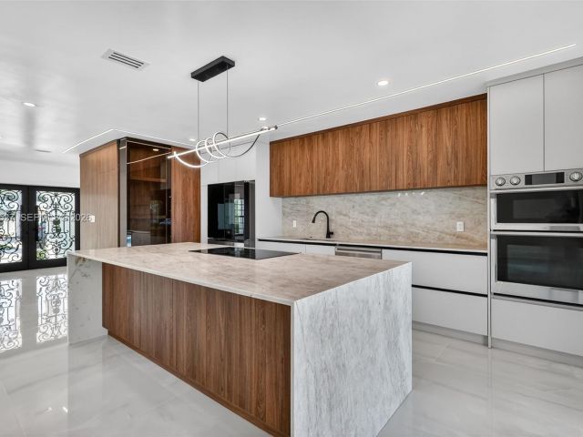 Дом в аренду по адресу 607 Layne Blvd - фото 7532581