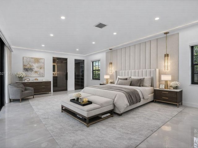 Дом в аренду по адресу 607 Layne Blvd - фото 7532588