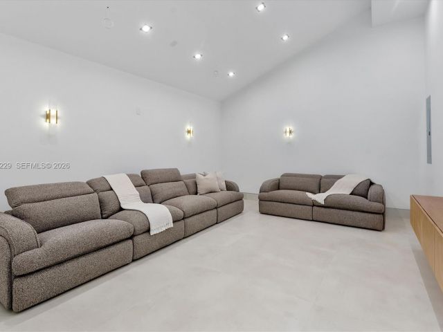 Продажа дома по адресу 5820 SW 33rd Ln - фото 7532796