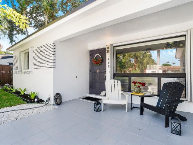 Продажа дома по адресу 1000 SW 32nd St - фото 7533157