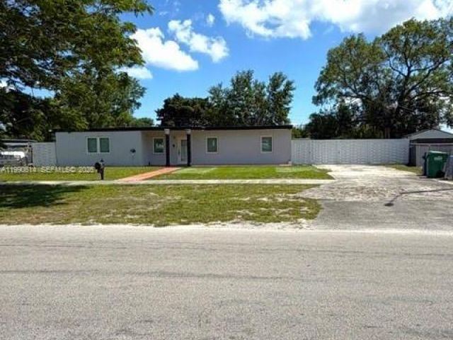 Продажа дома по адресу 15825 E Bunche Park Dr - фото 7534537