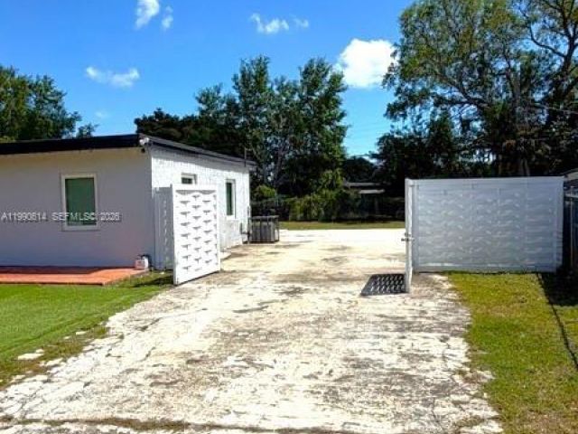 Продажа дома по адресу 15825 E Bunche Park Dr - фото 7534549