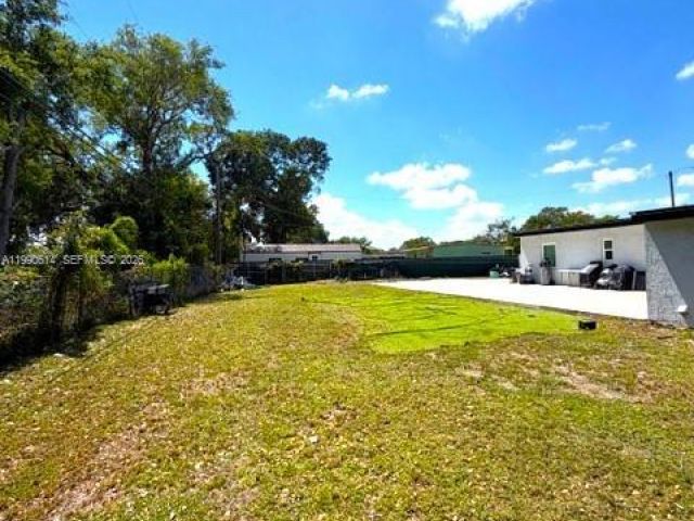 Продажа дома по адресу 15825 E Bunche Park Dr - фото 7534553