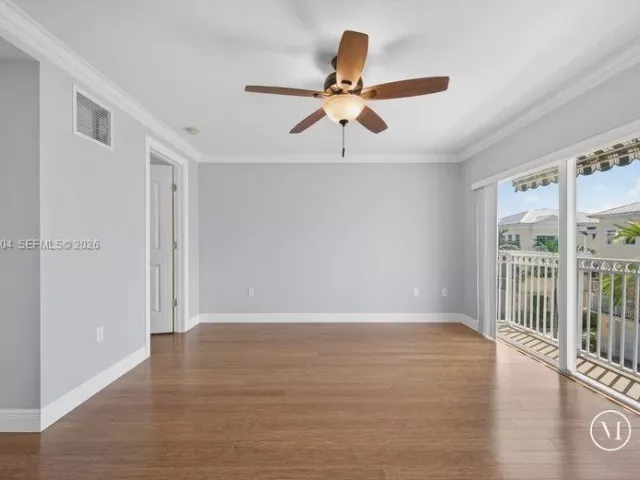 Продажа дома по адресу 630 SE 15th St 5 - фото 7547524