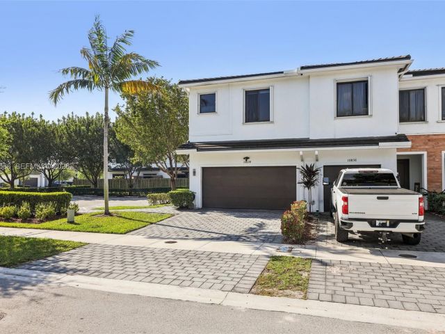 Продажа дома по адресу 10828 SW 235 St - фото 7533625