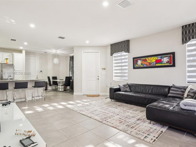 Продажа дома по адресу 10828 SW 235 St - фото 7533629