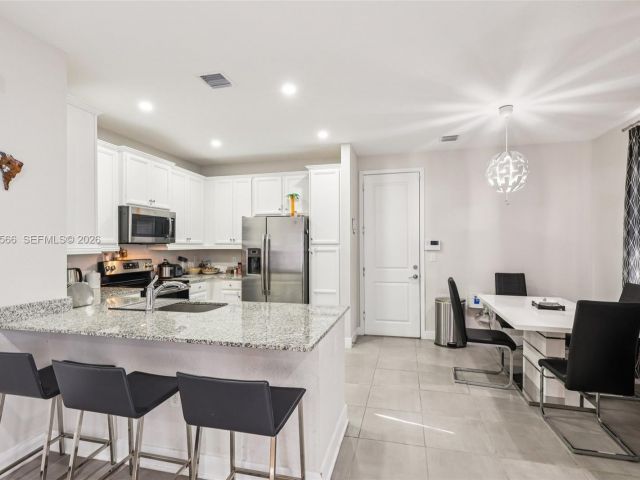 Продажа дома по адресу 10828 SW 235 St - фото 7533633