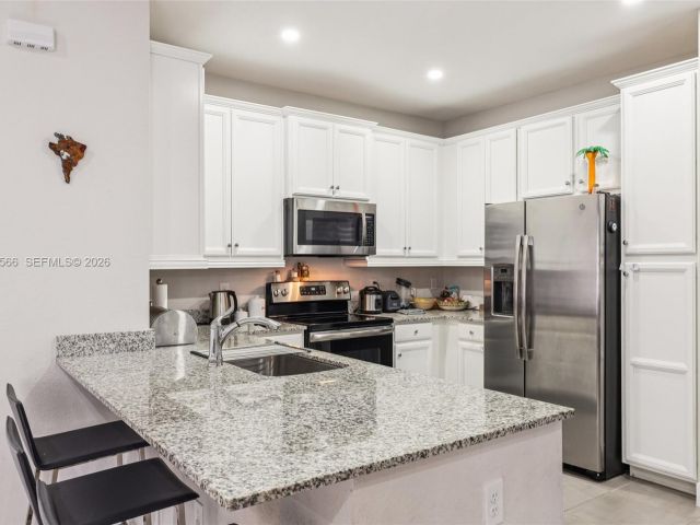 Продажа дома по адресу 10828 SW 235 St - фото 7533634