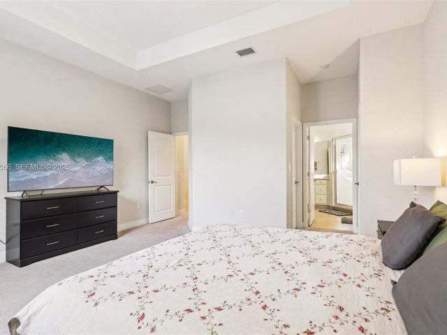 Продажа дома по адресу 10828 SW 235 St - фото 7533637