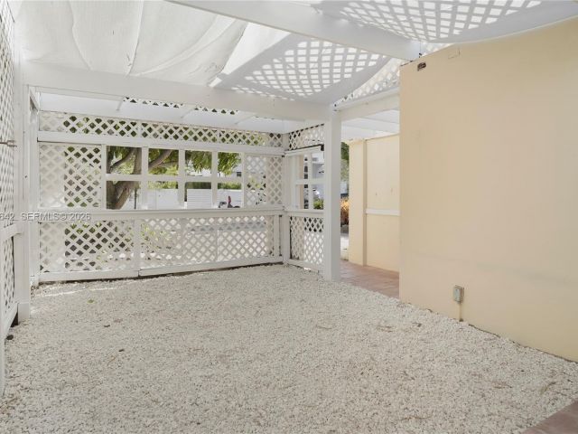 Дом в аренду по адресу 1845 Daytonia Rd - фото 7533454