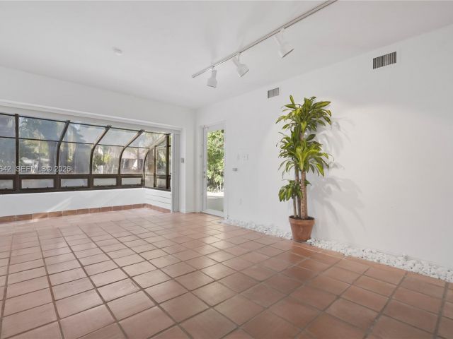 Дом в аренду по адресу 1845 Daytonia Rd - фото 7533456