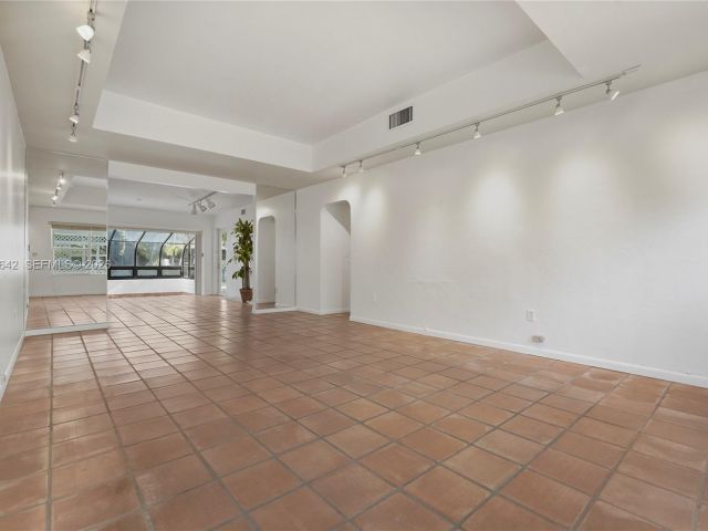 Дом в аренду по адресу 1845 Daytonia Rd - фото 7533458