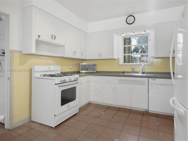 Дом в аренду по адресу 1845 Daytonia Rd - фото 7533464