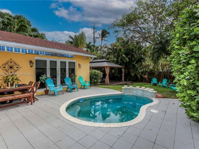 Продажа дома по адресу 1612 Funston St - фото 7532417