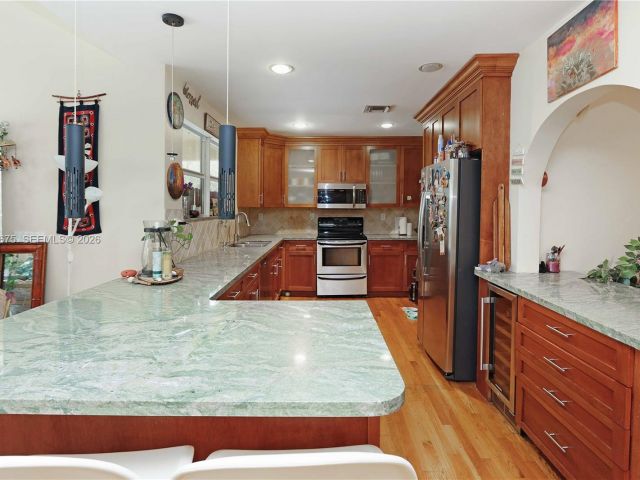 Продажа дома по адресу 1612 Funston St - фото 7532421