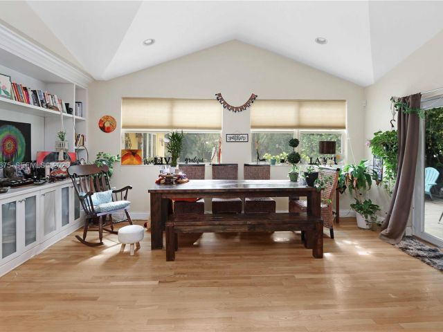 Продажа дома по адресу 1612 Funston St - фото 7532425