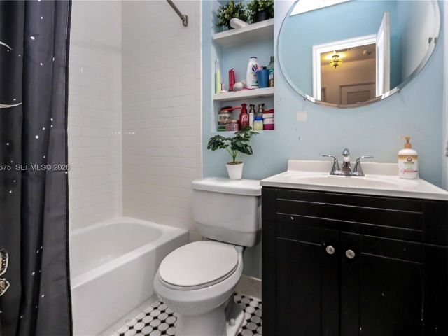 Продажа дома по адресу 1612 Funston St - фото 7532429