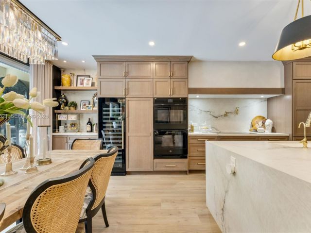 Продажа дома по адресу 3028 NE Quayside Ln 34 - фото 7533424