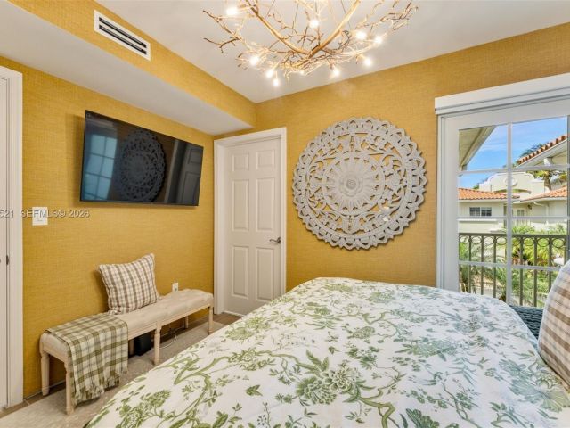 Продажа дома по адресу 3028 NE Quayside Ln 34 - фото 7533431