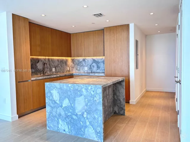 Продажа квартиры #2402 - фото 7533260