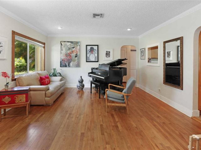 Продажа дома по адресу 1410 Fletcher St - фото 7533476