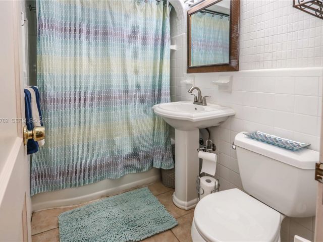 Продажа дома по адресу 1410 Fletcher St - фото 7533488