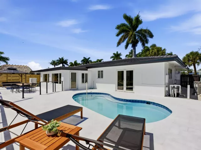 Продажа дома по адресу 2280 SE 10th Court - фото 9171278