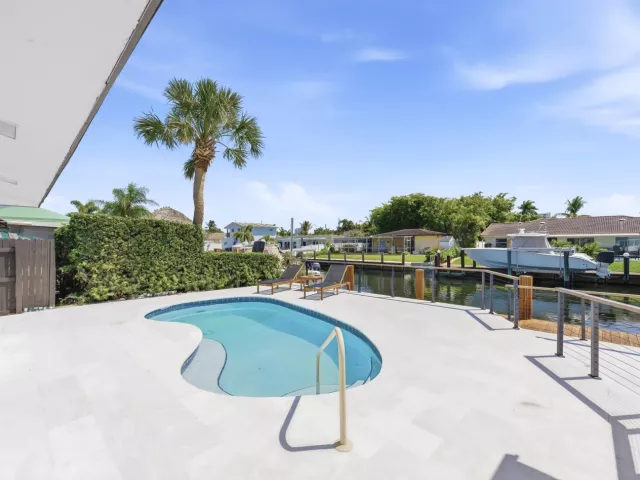 Продажа дома по адресу 2280 SE 10th Court - фото 9171279