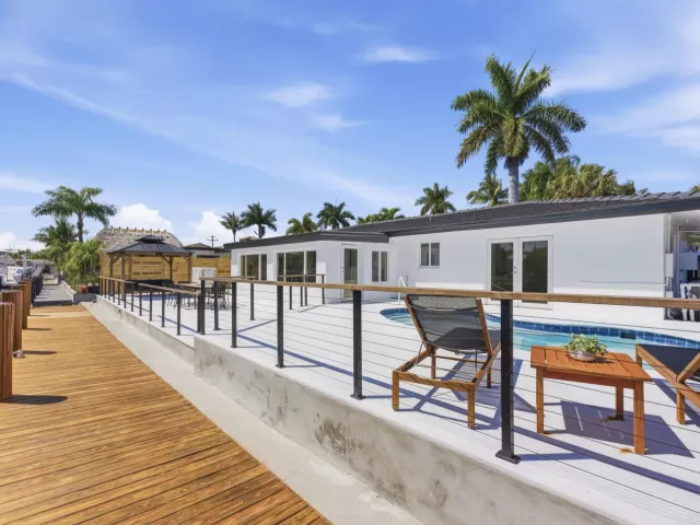 Продажа дома по адресу 2280 SE 10th Court - фото 9171292