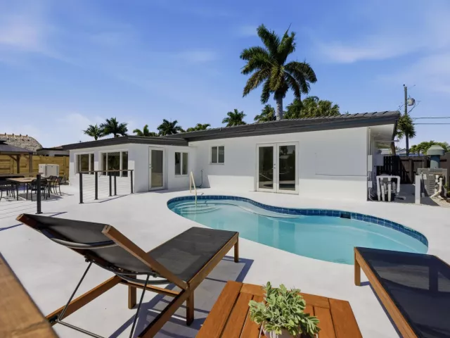 Продажа дома по адресу 2280 SE 10th Court - фото 9171294