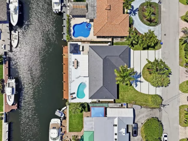 Продажа дома по адресу 2280 SE 10th Court - фото 9171297