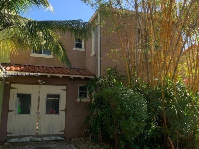 Дом в аренду по адресу 329 W 28th St - фото 7534079