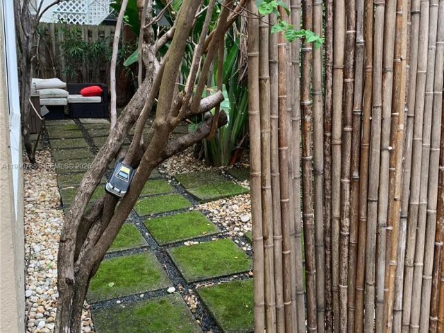 Дом в аренду по адресу 329 W 28th St - фото 7534080