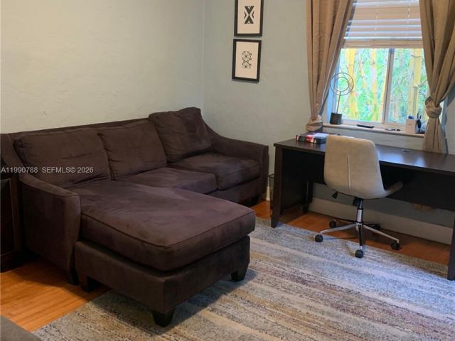 Дом в аренду по адресу 329 W 28th St - фото 7534086