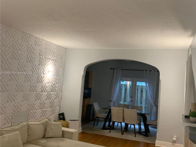 Дом в аренду по адресу 329 W 28th St - фото 7534097