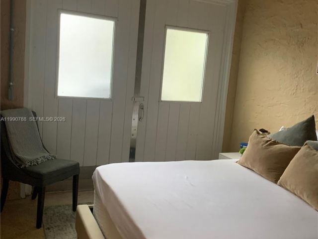 Дом в аренду по адресу 329 W 28th St - фото 7534098