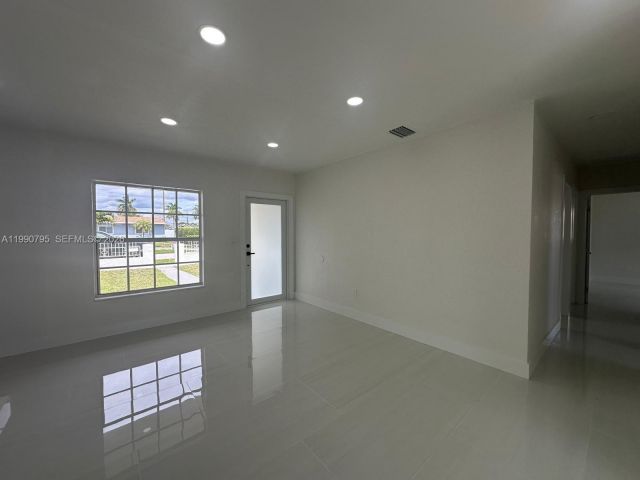 Продажа дома по адресу 3960 NW 174th St - фото 7533728