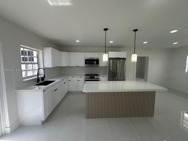 Продажа дома по адресу 3960 NW 174th St - фото 7533731