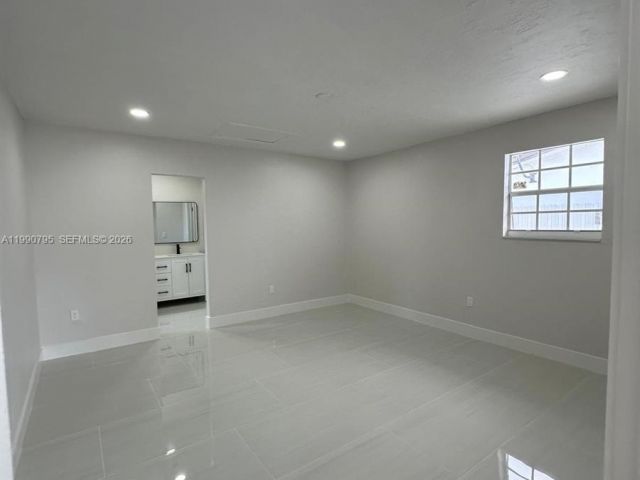 Продажа дома по адресу 3960 NW 174th St - фото 7533740