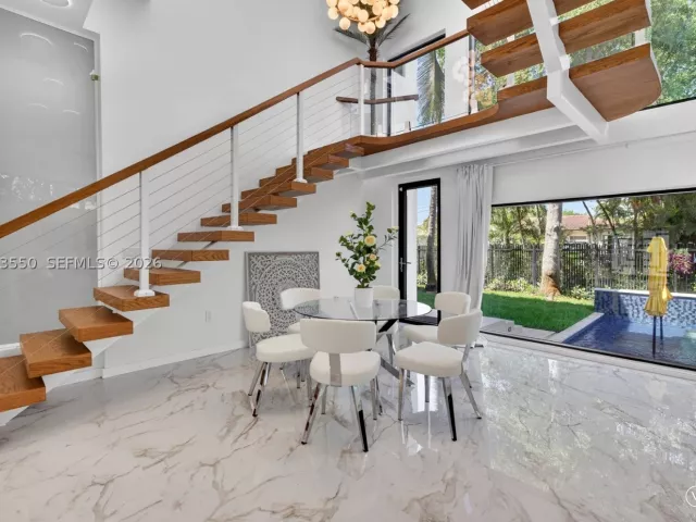 Продажа дома по адресу 941 NE 119th St - фото 9305684