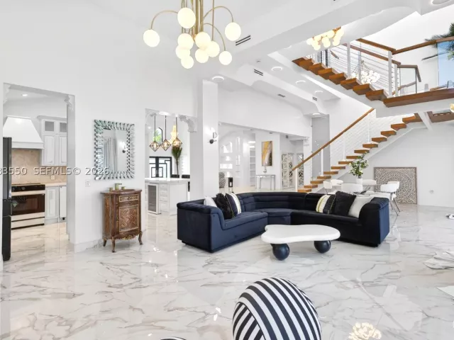 Продажа дома по адресу 941 NE 119th St - фото 9305691