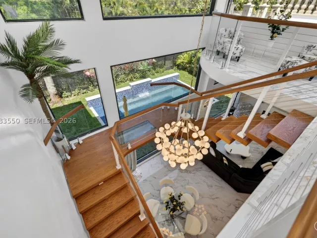 Продажа дома по адресу 941 NE 119th St - фото 9305695
